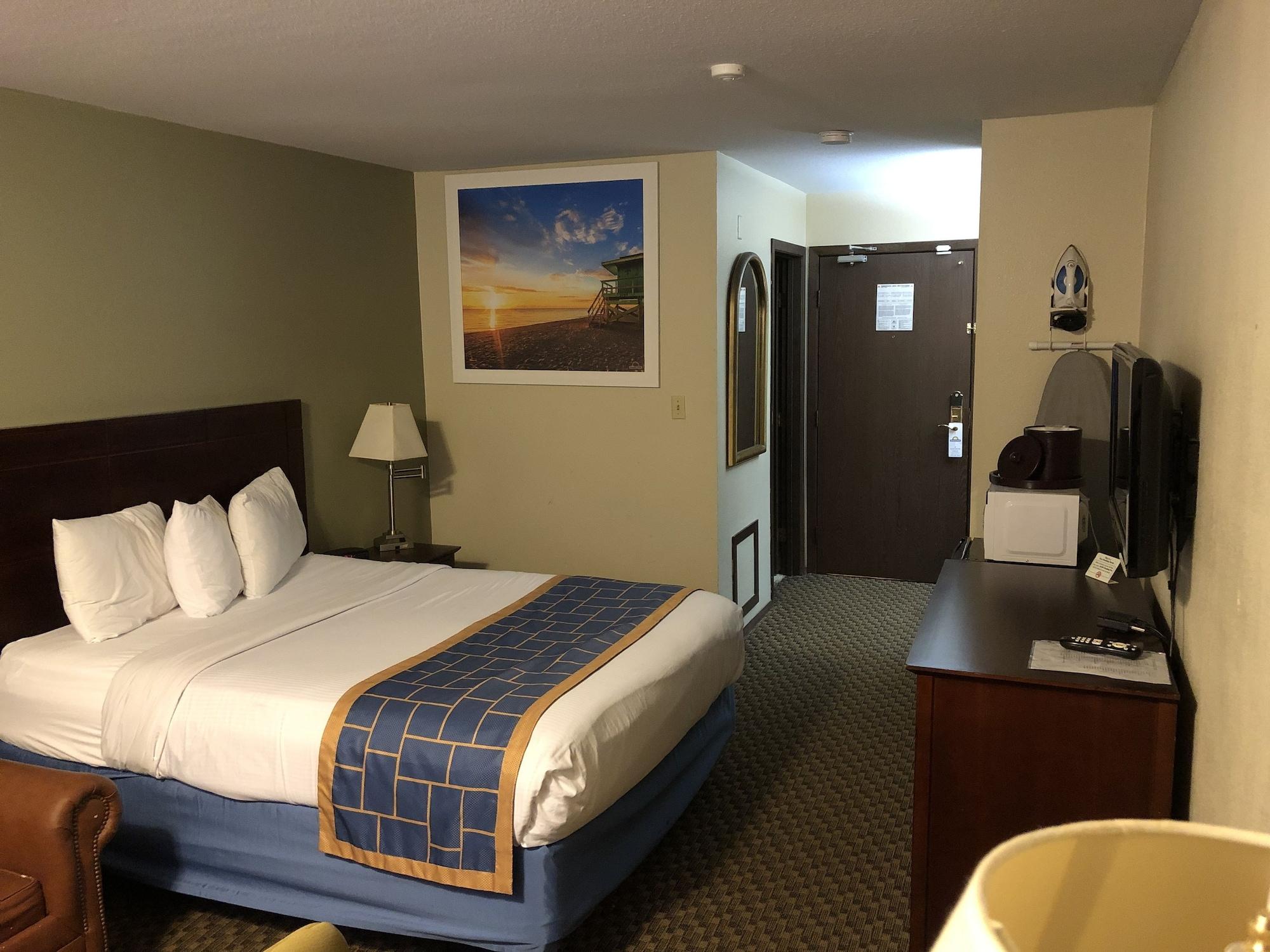 Days Inn & Suites By Wyndham Stevens Point Exterior foto